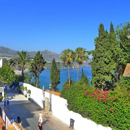 Carabeo 99 - Sleeps 4 Апартаменты Нерха