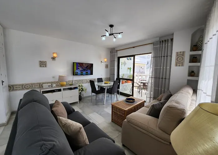 Carabeo 99 - Sleeps 4 Апартаменты Нерха