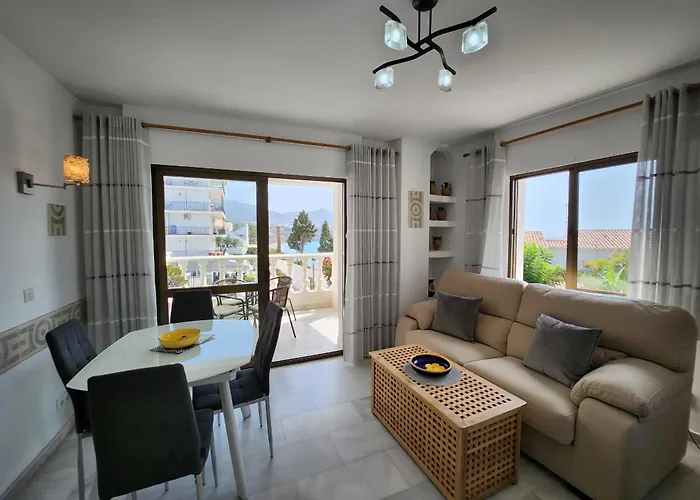 Carabeo 99 - Sleeps 4 Апартаменты Нерха