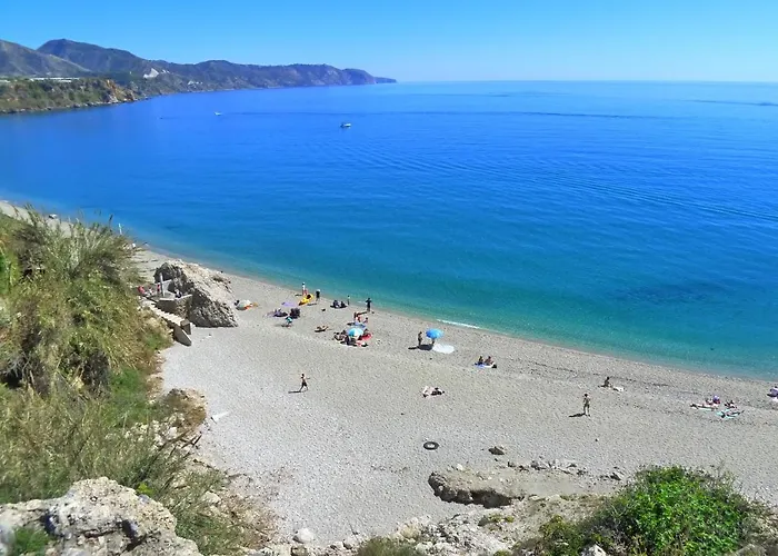 Carabeo 99 - Sleeps 4 * Нерха