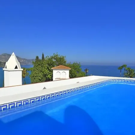 Carabeo 99 - Sleeps 4 * Nerja