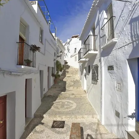 Carabeo 99 - Sleeps 4