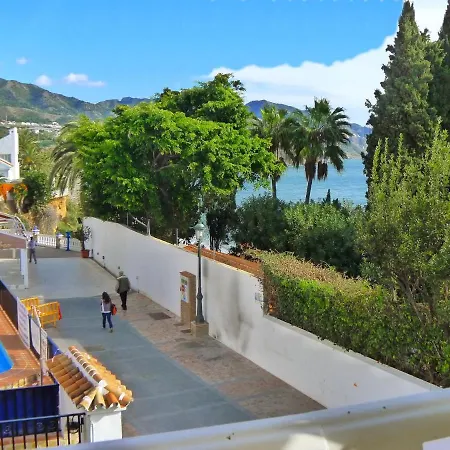 Carabeo 99 - Sleeps 4 Нерха