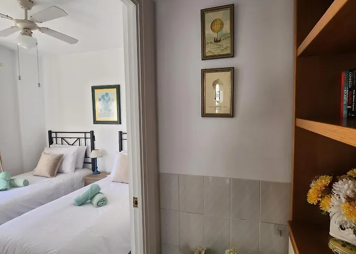 Carabeo 99 - Sleeps 4 Apartment *