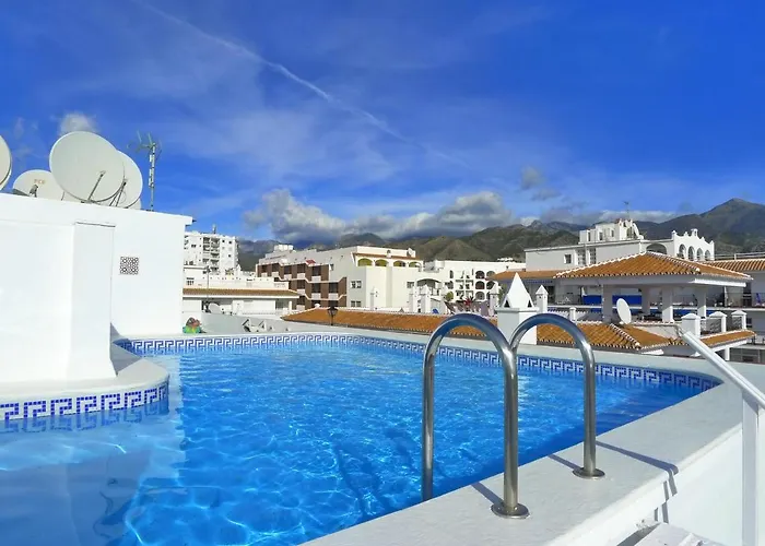 Carabeo 99 - Sleeps 4 *