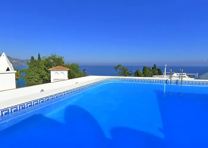 Carabeo 99 - Sleeps 4 Apartment Nerja