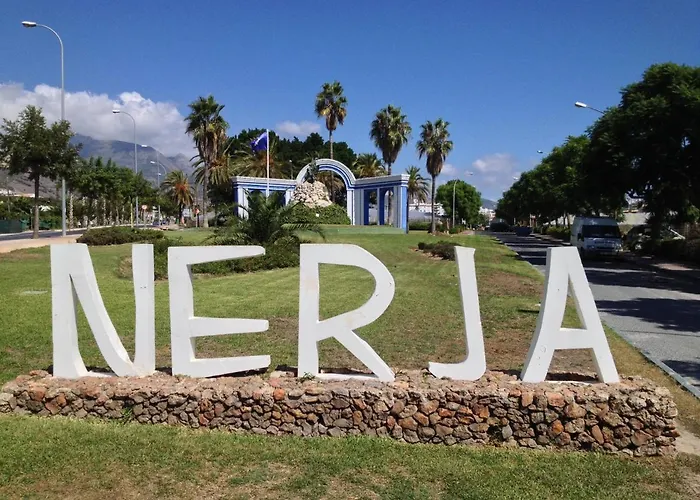 Carabeo 99 - Sleeps 4 Apartment Nerja